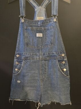 Levi's Dark Blue Denim Short Overalls. EUC